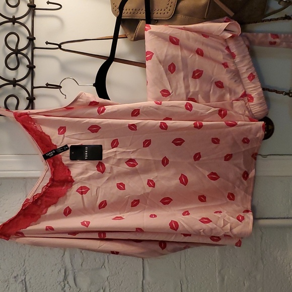 torrid Other - Torrid sleep wear 2 piece set NWT